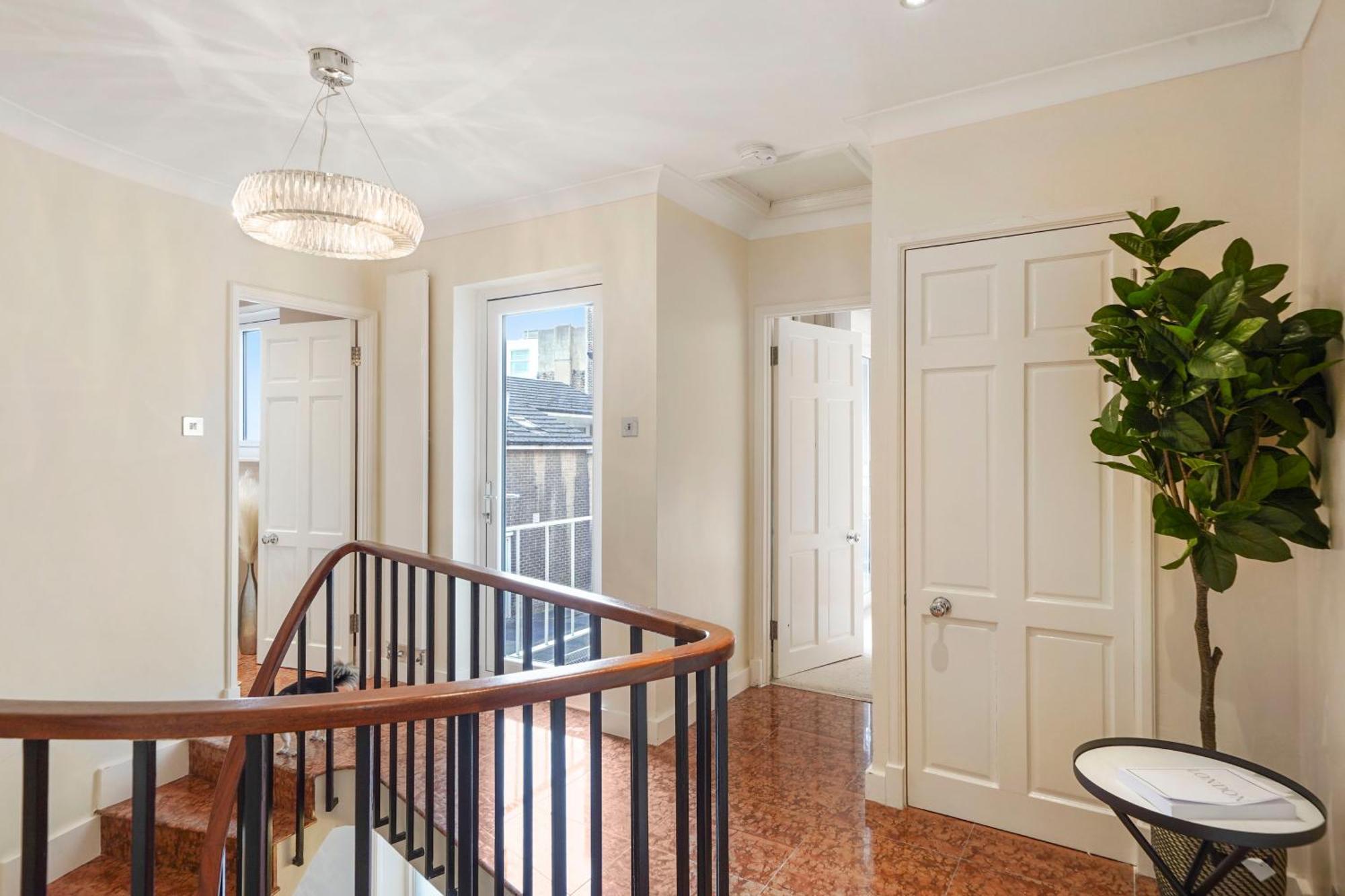 Mews House London With Private Patio & Parking 빌라 외부 사진