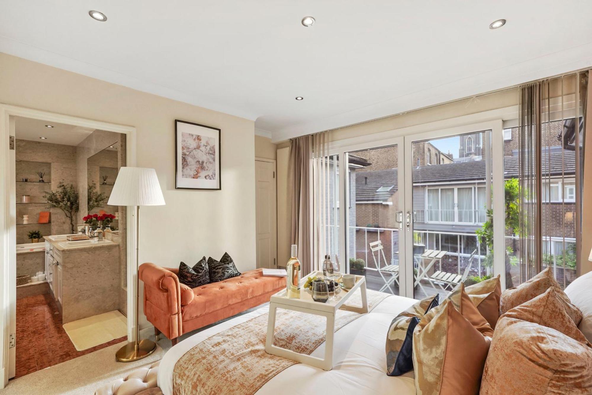 Mews House London With Private Patio & Parking 빌라 외부 사진
